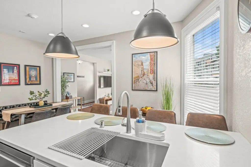 8c90d92d b8bb 4b34 a365 f6f9e162e675