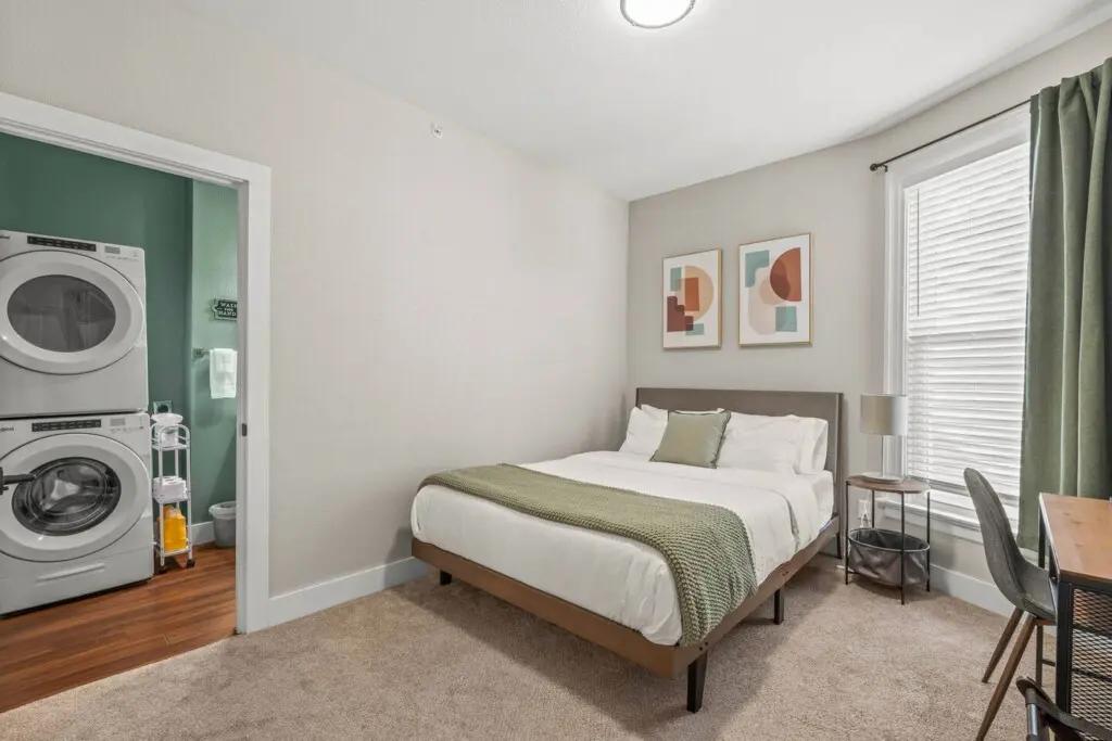 d7fbeb4e 6b04 4911 a8e0 1117eece5cab